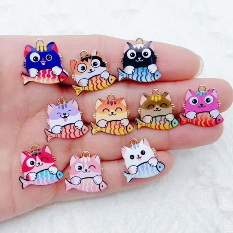 Phone Accessories - จี้โลหะผสมลายการ์ตูนแมวน่ารักกินปลา 10 ชิ้น สำหรับงาน DIY อุปกรณ์ตกแต่งโทรศัพท์มือถือ